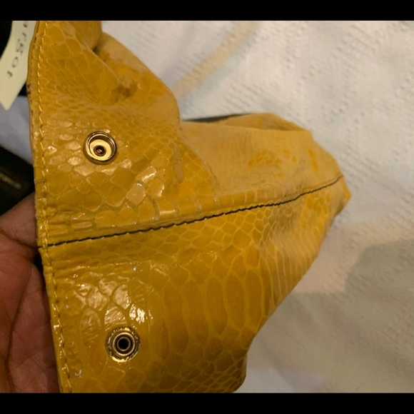 Leather travel or carrying bag. - Picture 3 of 6